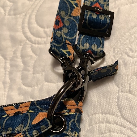 Lug Bag Womens Swivel Convertible Crossbody Floral Quilted Blue Shoulder Purse - Picture 10 of 12